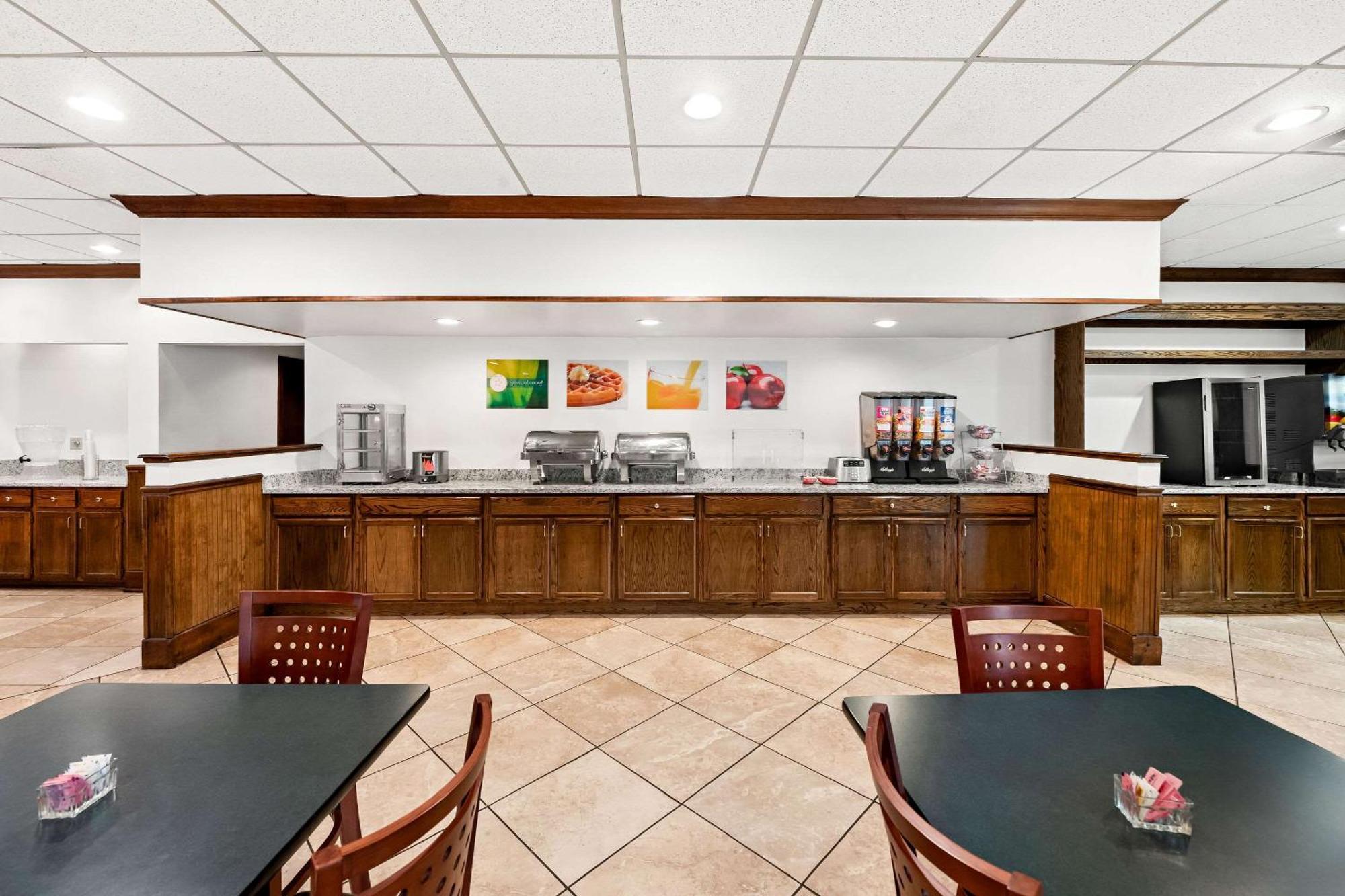 Quality Inn Dayton Airport Englewood Dış mekan fotoğraf